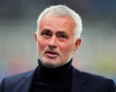 José Mourinho on the touchline for Benfica