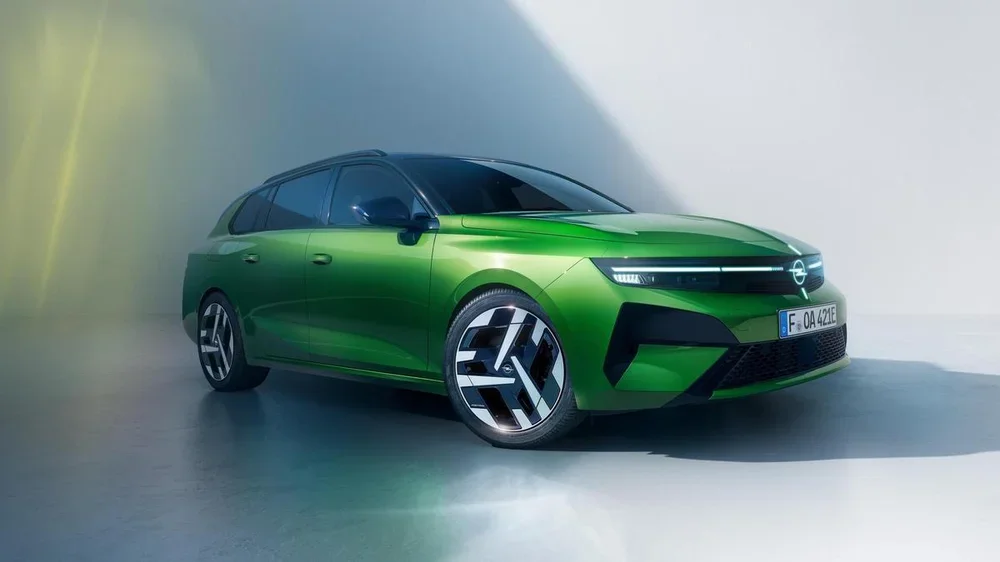 El Opel Astra ofrece una tecnología de iluminación única en el segmento compacto, inspirada en el Opel Grandland